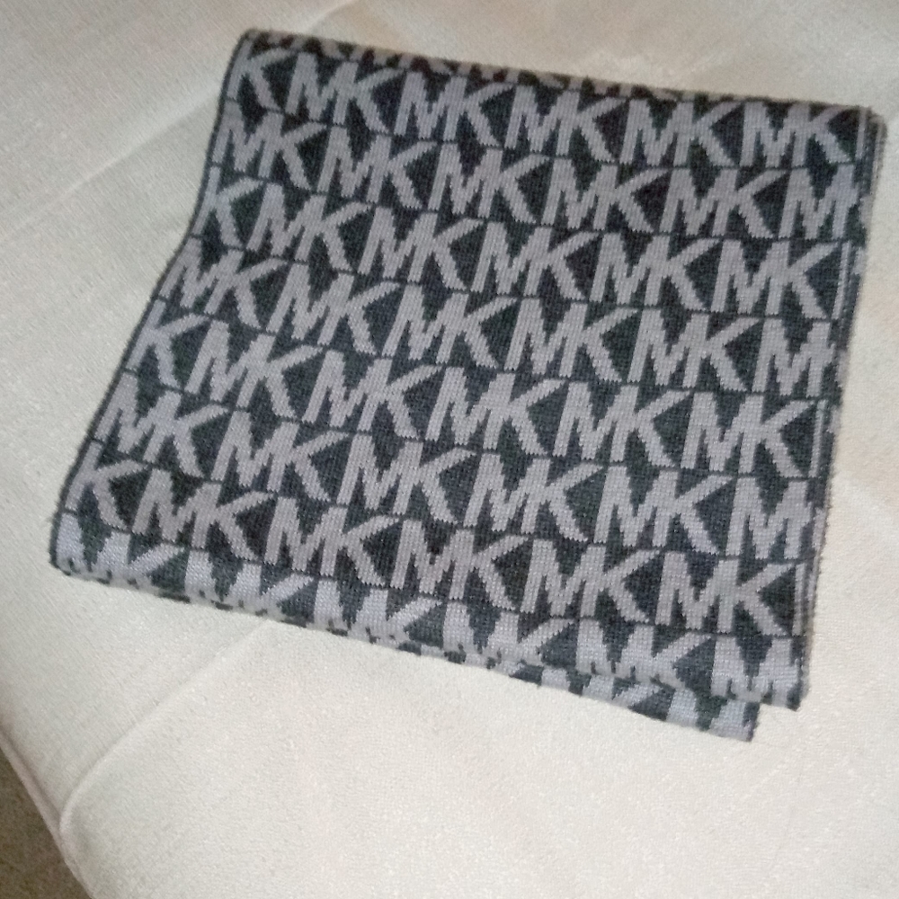 MK Grey Scarf